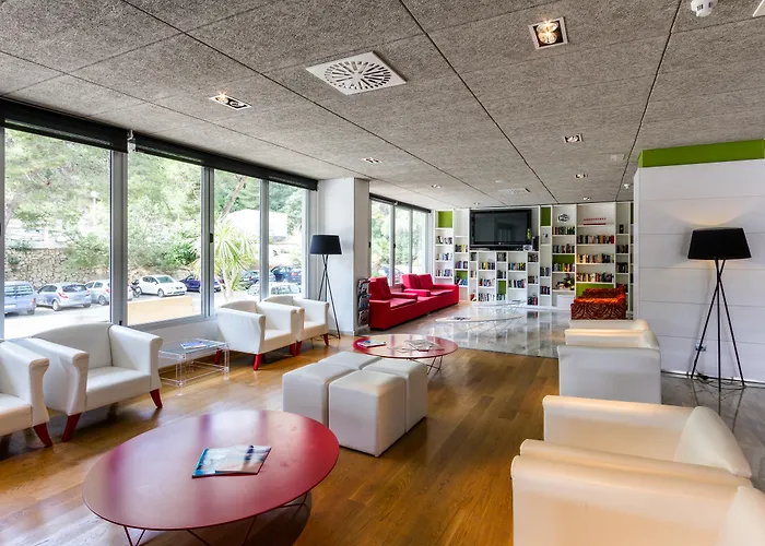 Artiem Audax - Adults Only